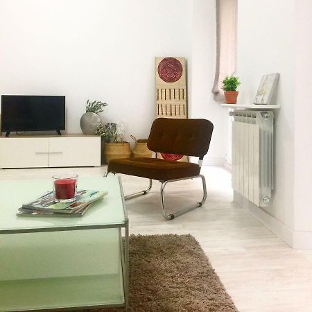 Apartamento Avenida De Portugal ログローニョ エクステリア 写真