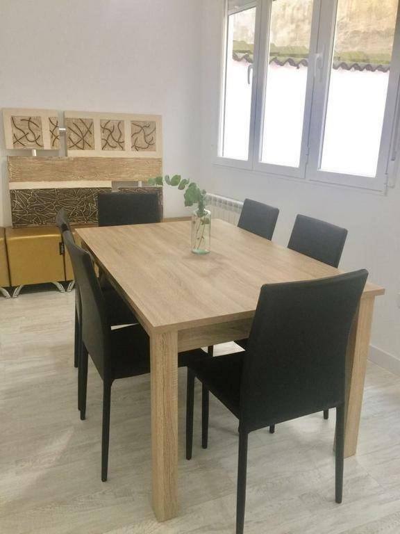 Apartamento Avenida De Portugal ログローニョ エクステリア 写真